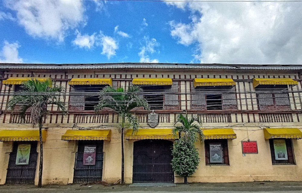 Avanceña-Camiña Balay nga Bato